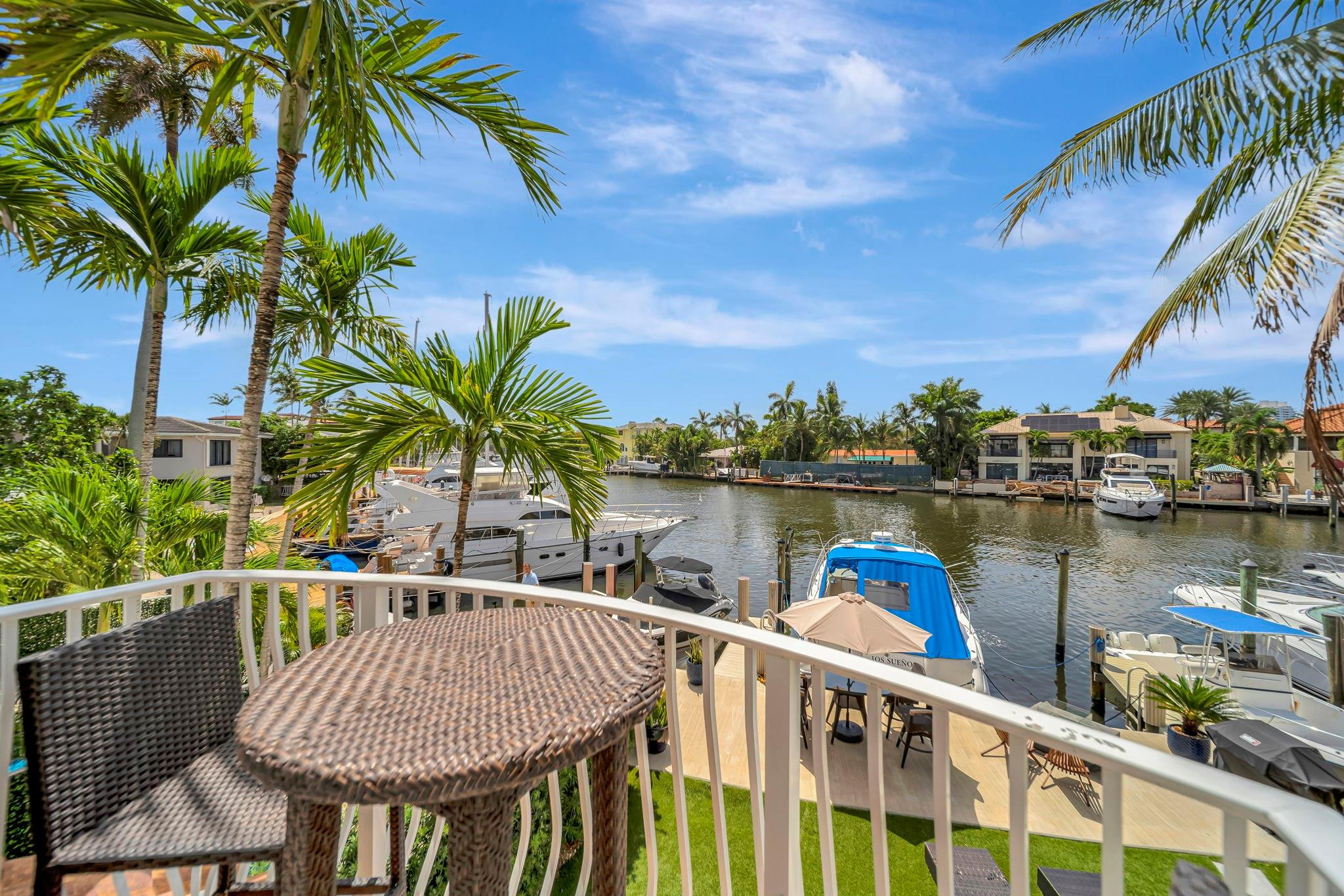 1368 BAYVIEW DR
