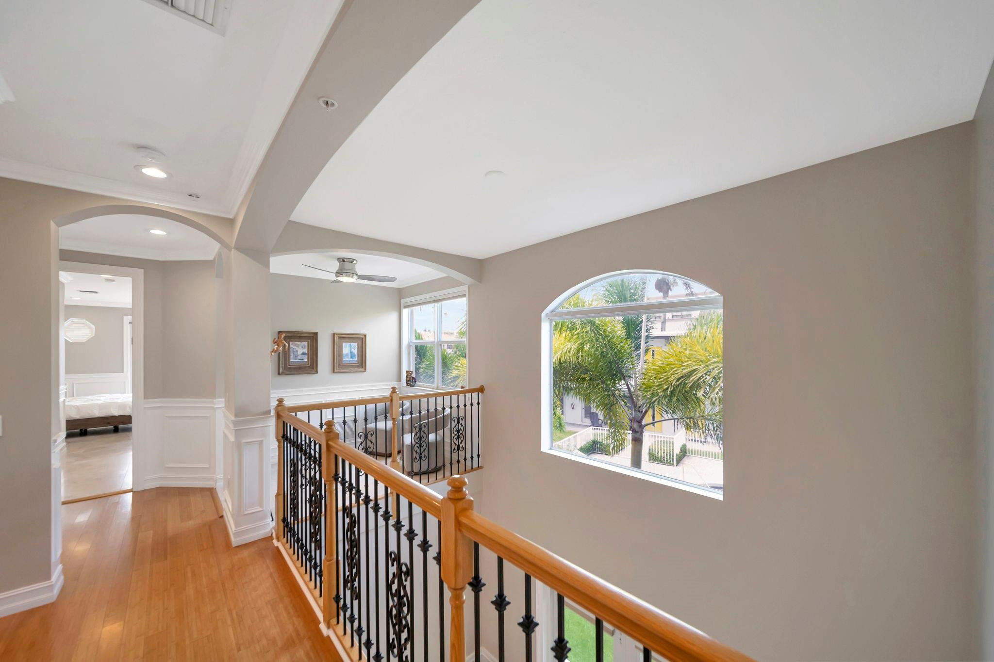 1368 BAYVIEW DR