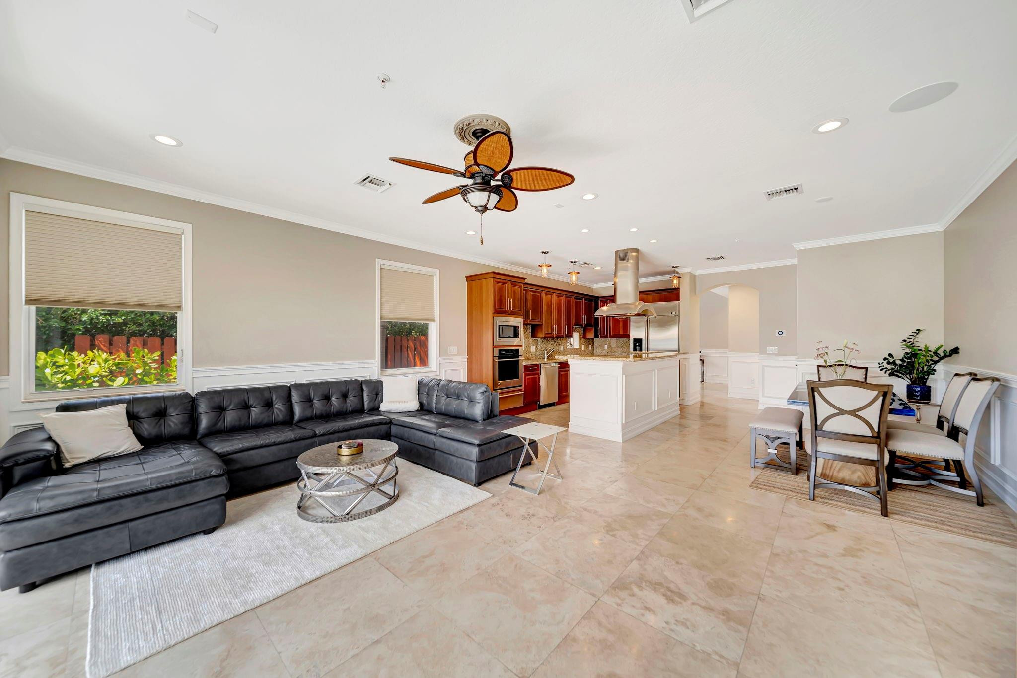 1368 BAYVIEW DR