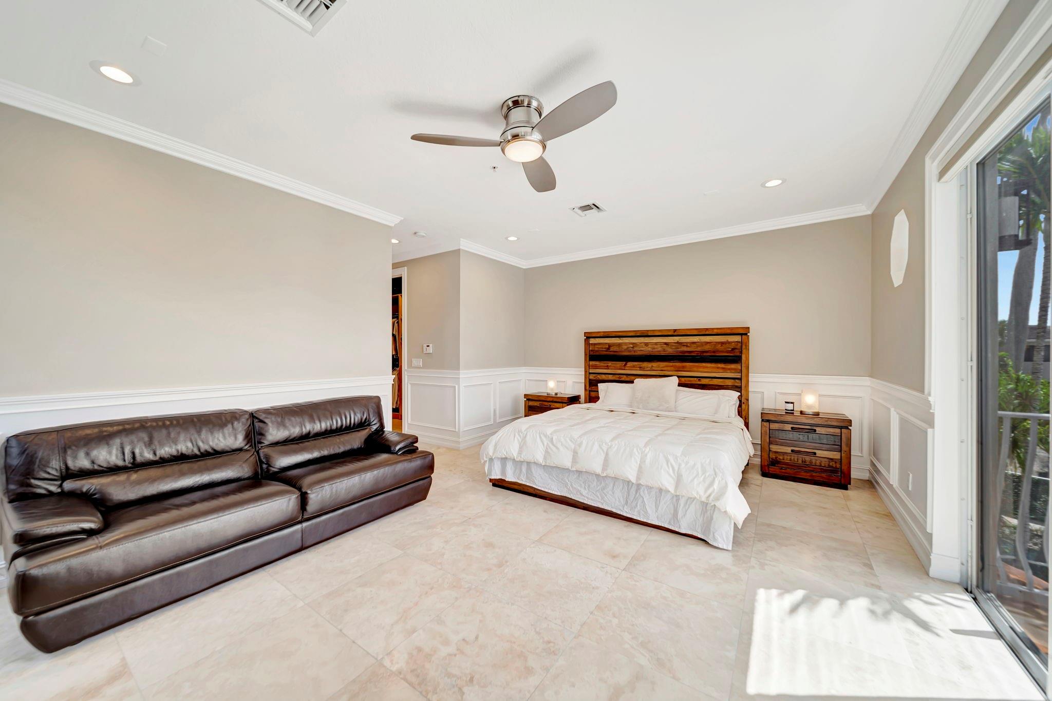 1368 BAYVIEW DR