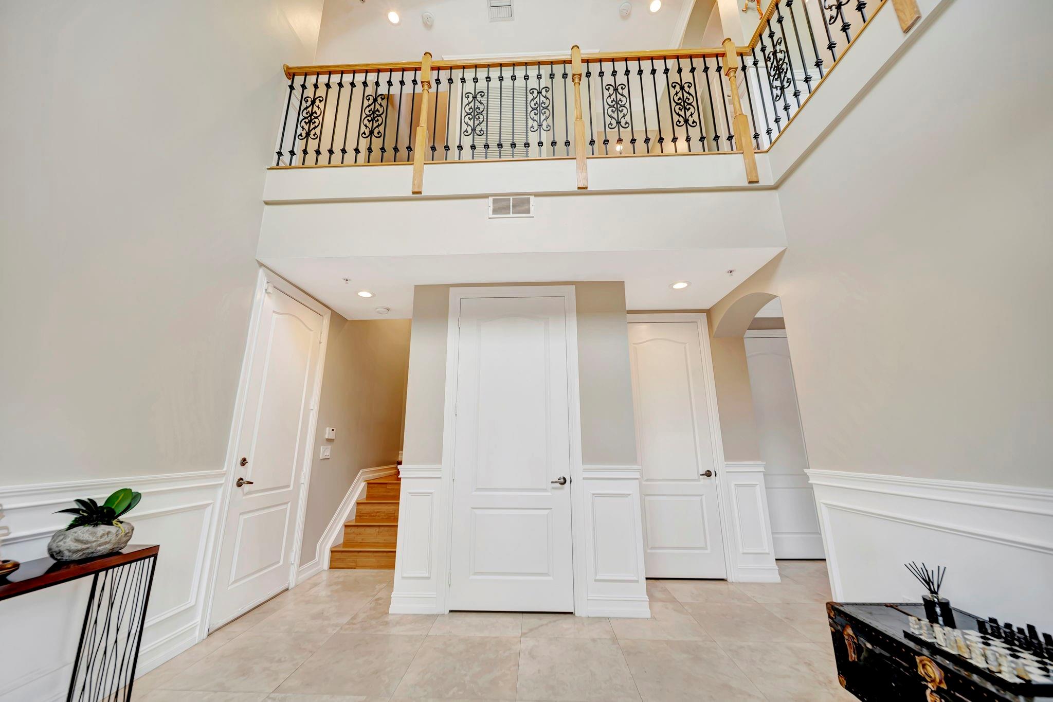 1368 BAYVIEW DR