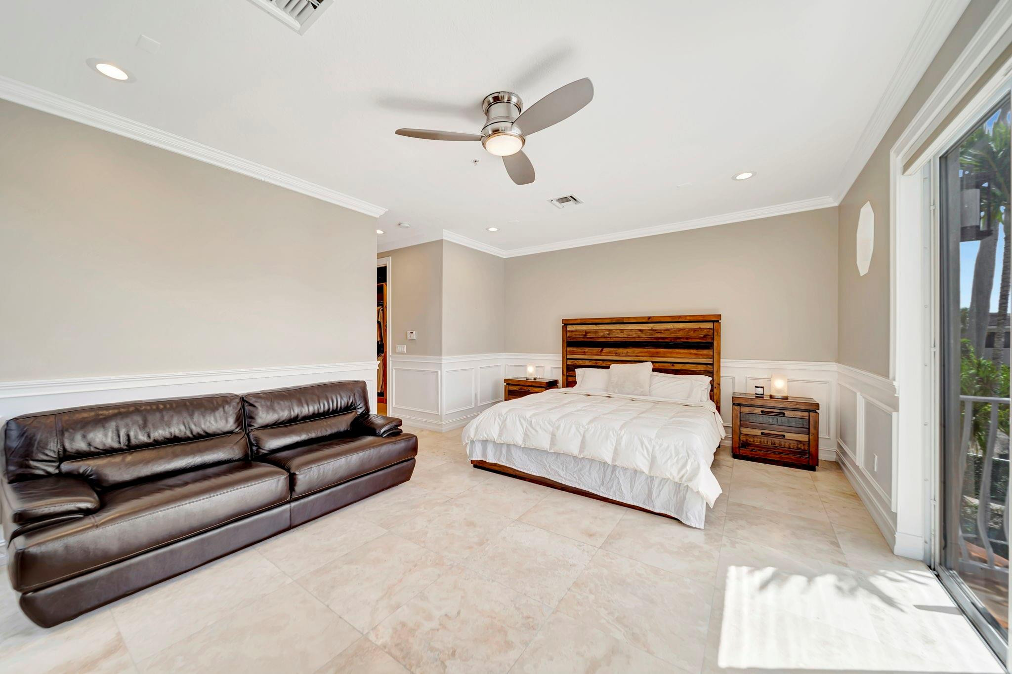 1368 BAYVIEW DR