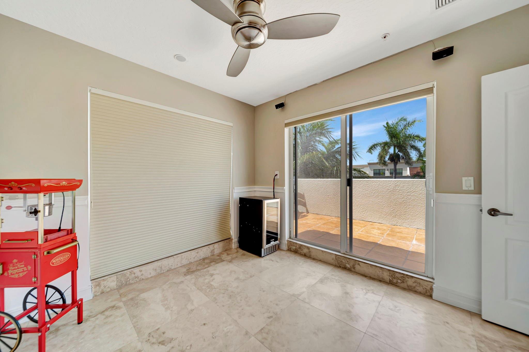 1368 BAYVIEW DR