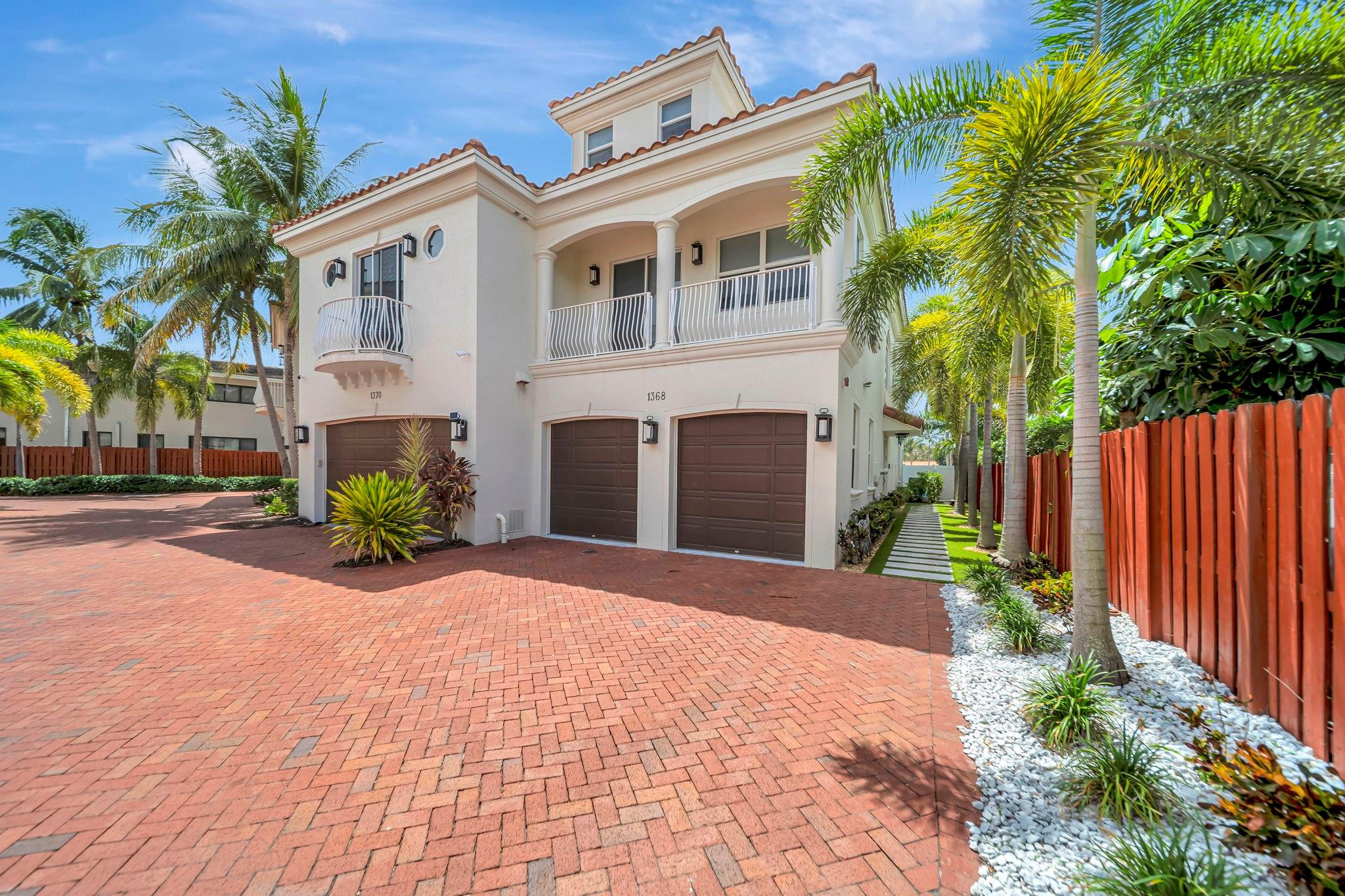 1368 BAYVIEW DR