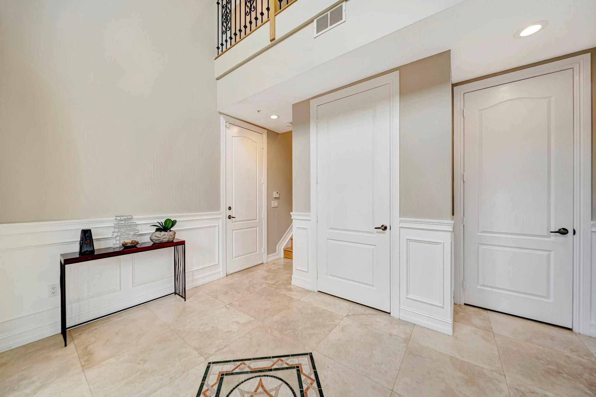 1368 BAYVIEW DR