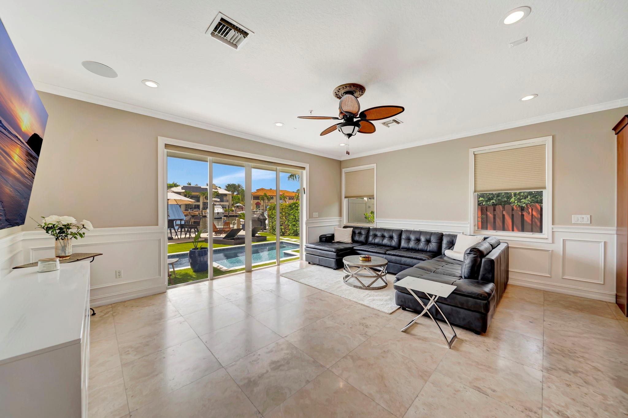 1368 BAYVIEW DR