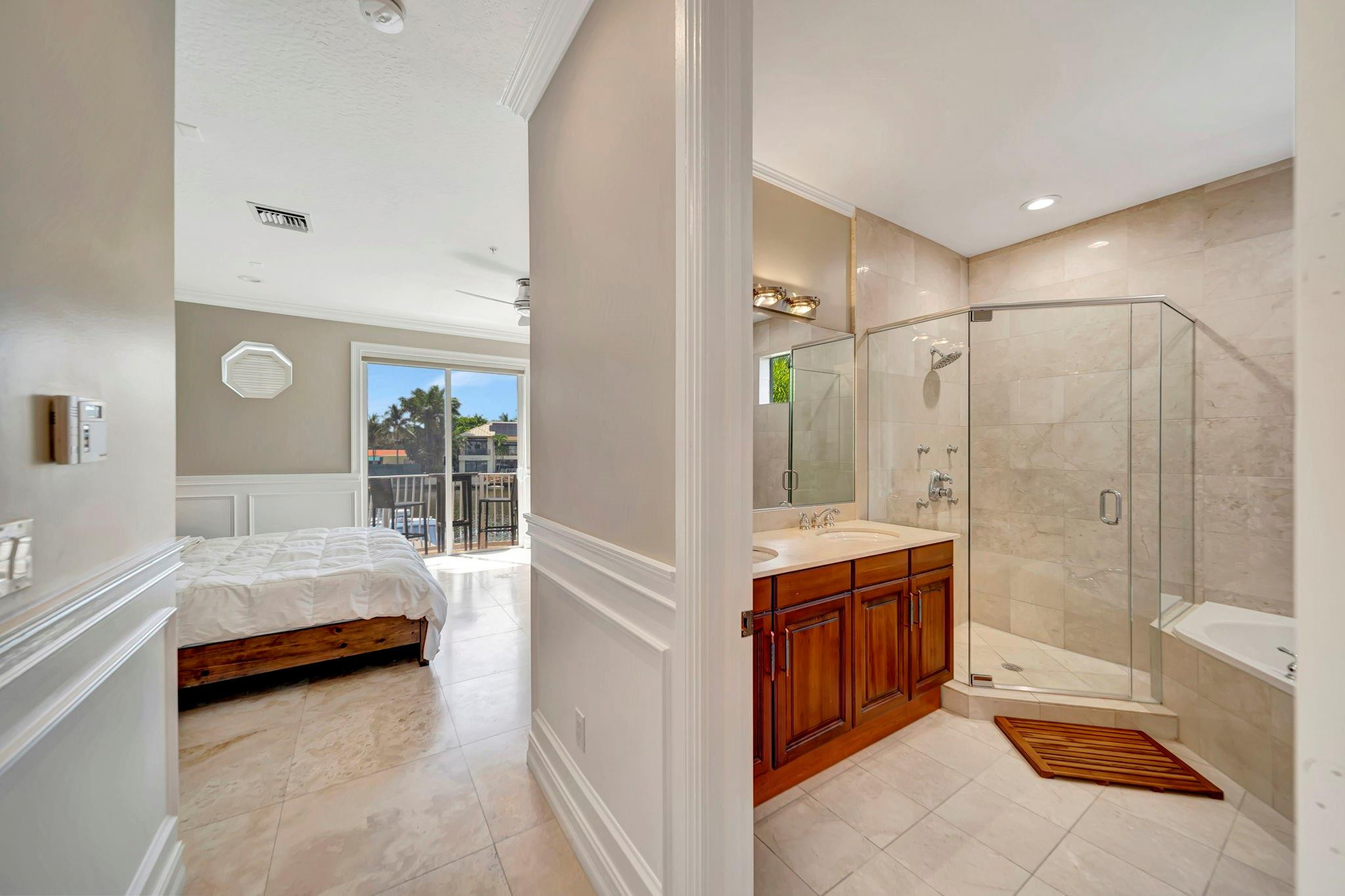 1368 BAYVIEW DR