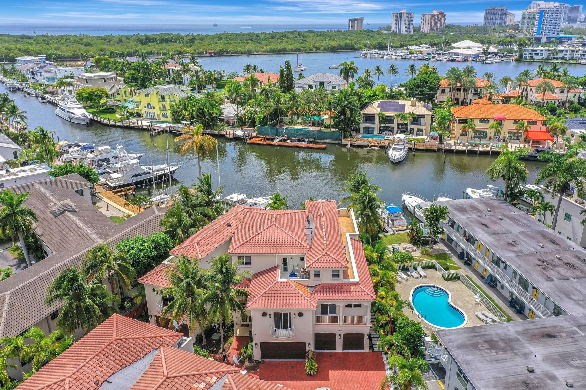 1368 BAYVIEW DR