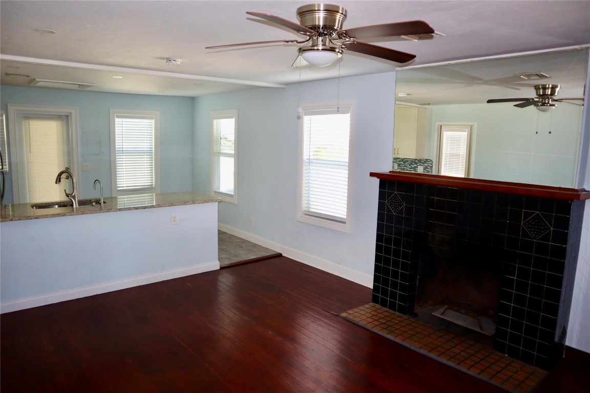 1338 - 1384 NE 35th St