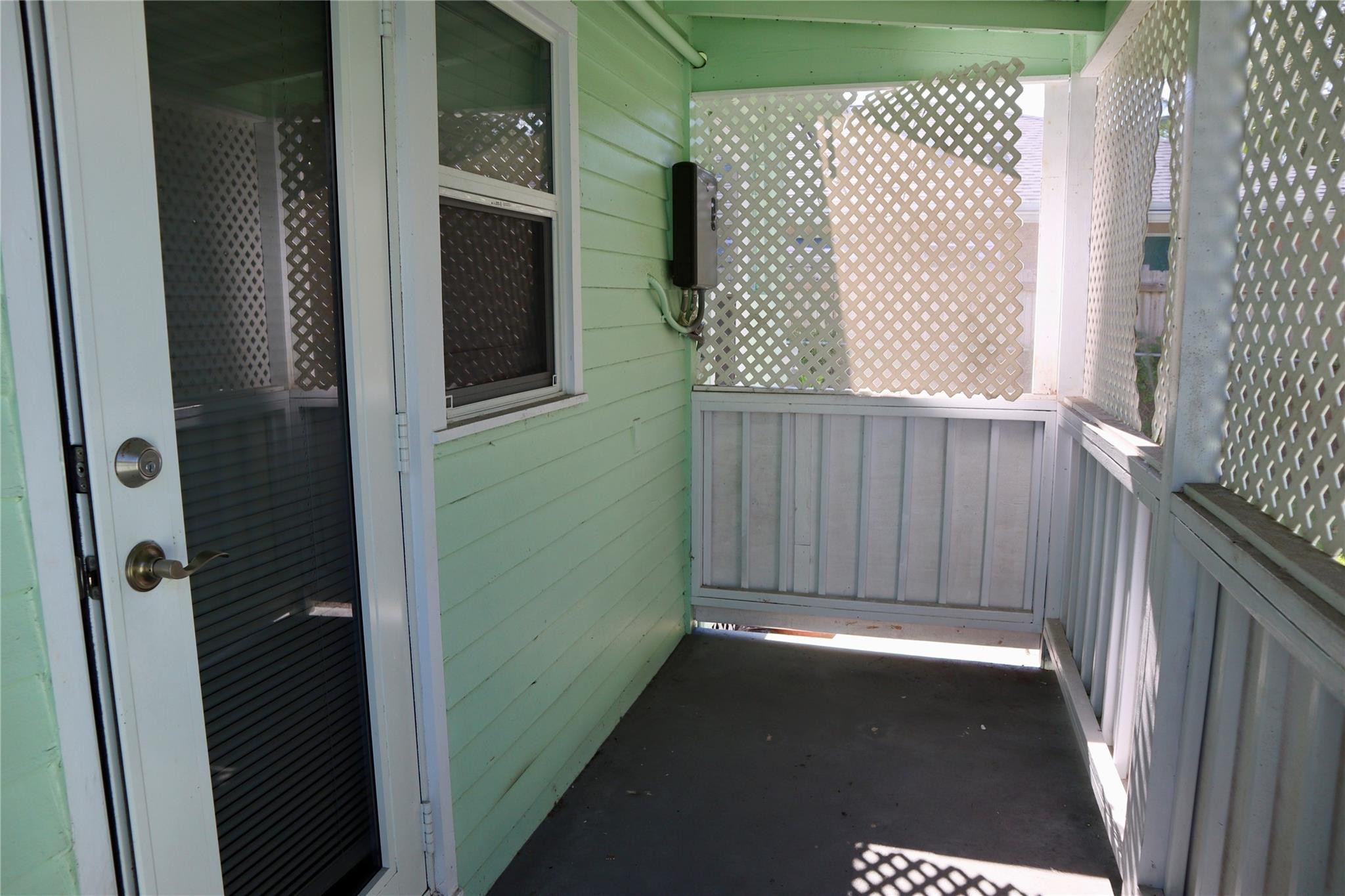 1338 - 1384 NE 35th St