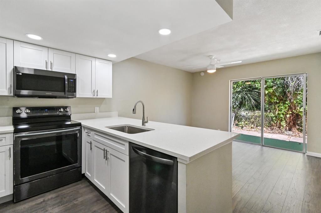 3450 - 3460 NE 13th Street