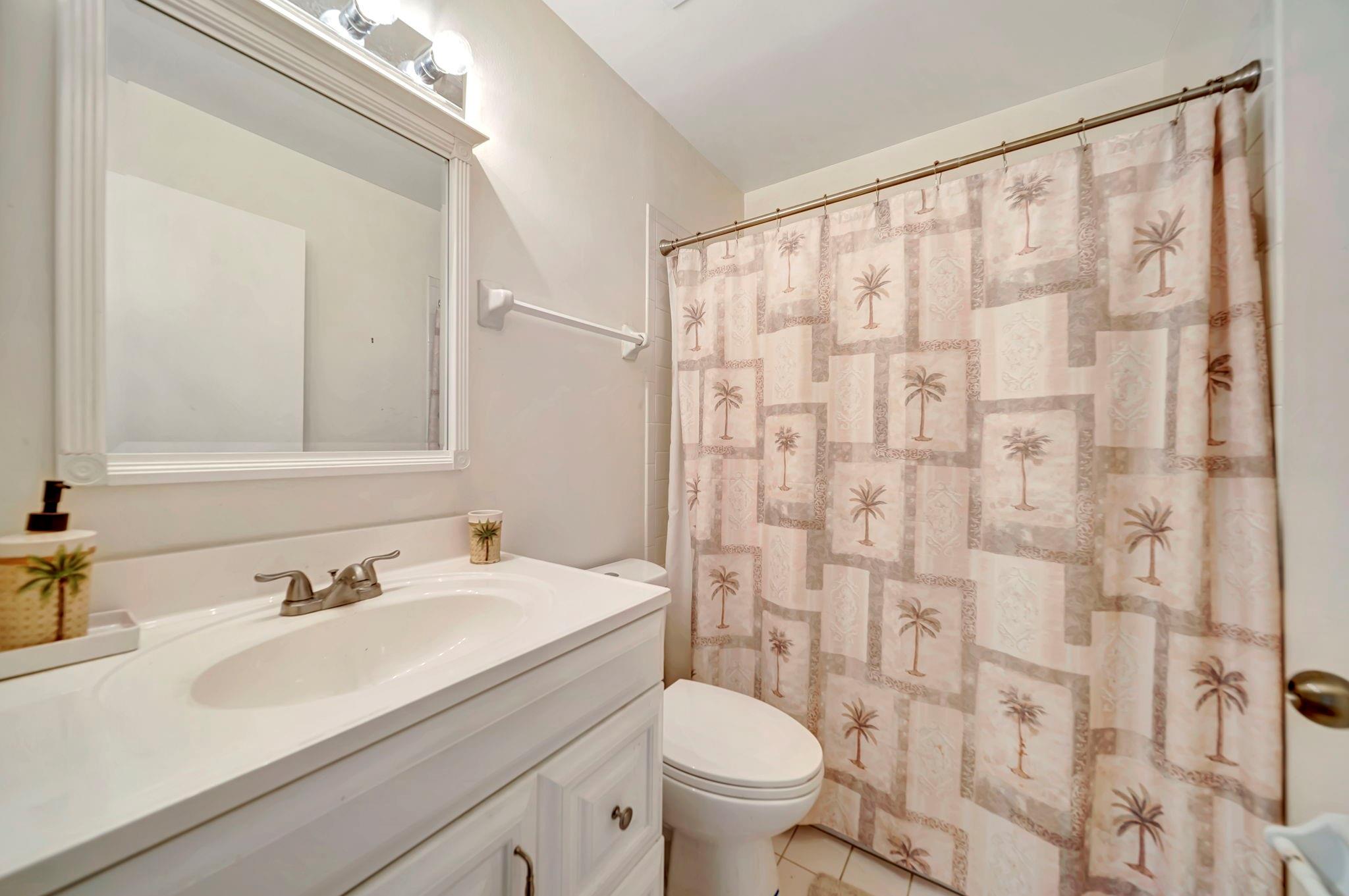 3461 NW 44th St 206