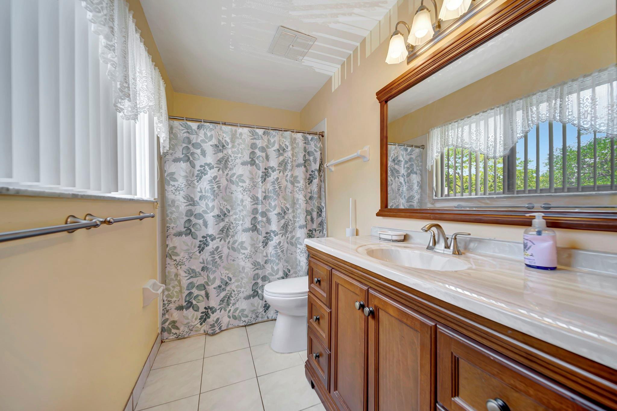 3461 NW 44th St 206