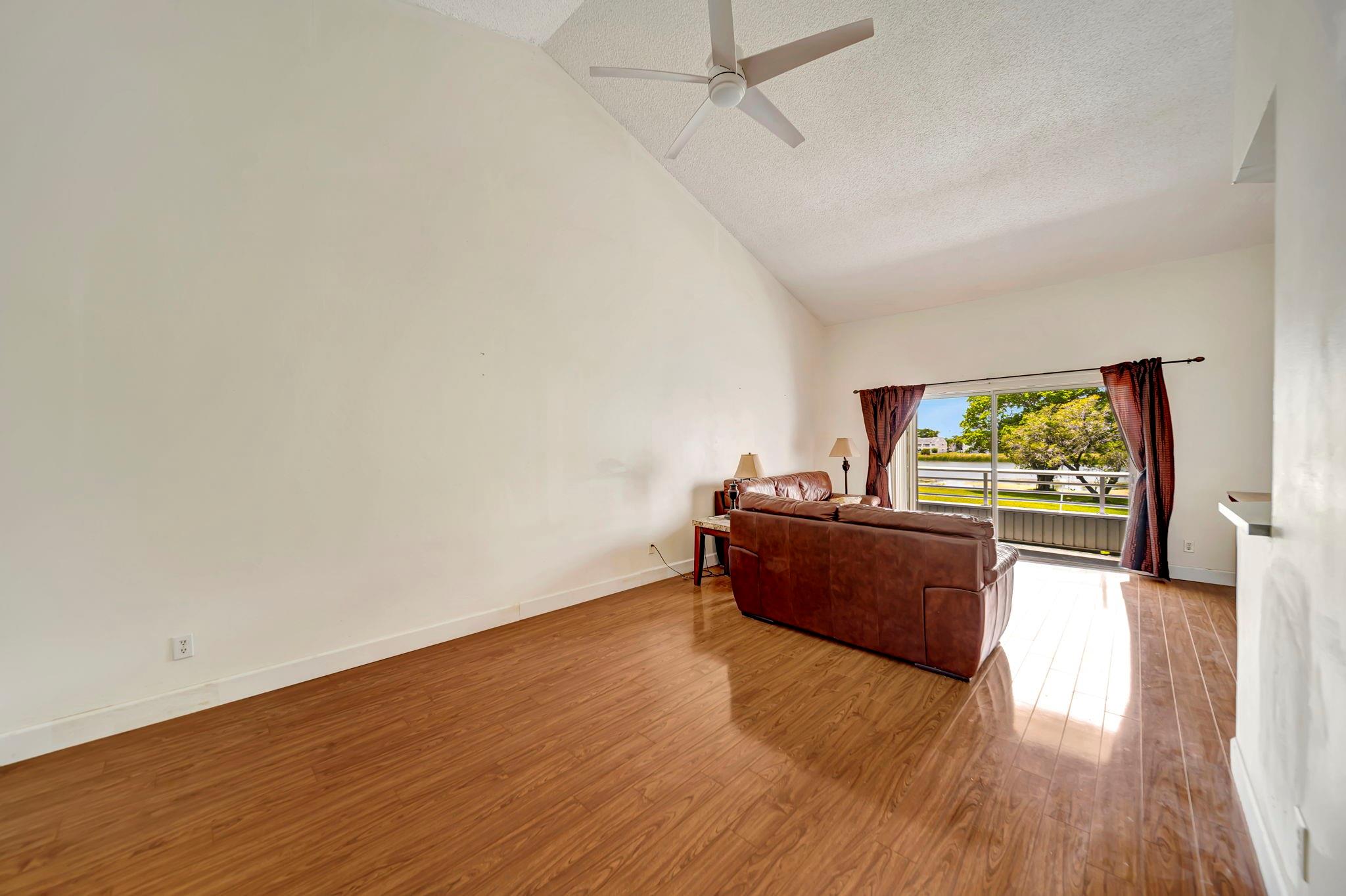 3461 NW 44th St 206