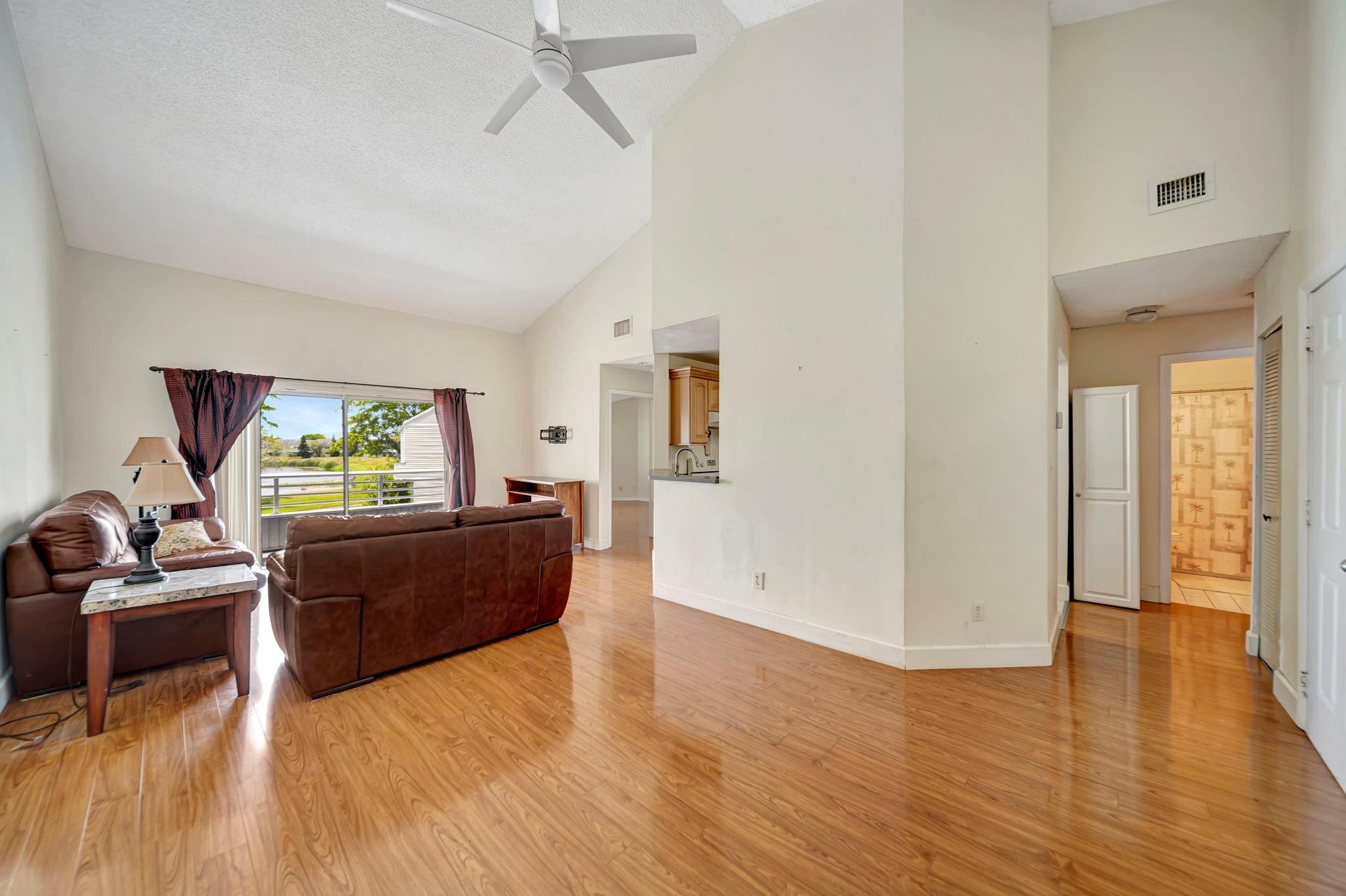 3461 NW 44th St 206