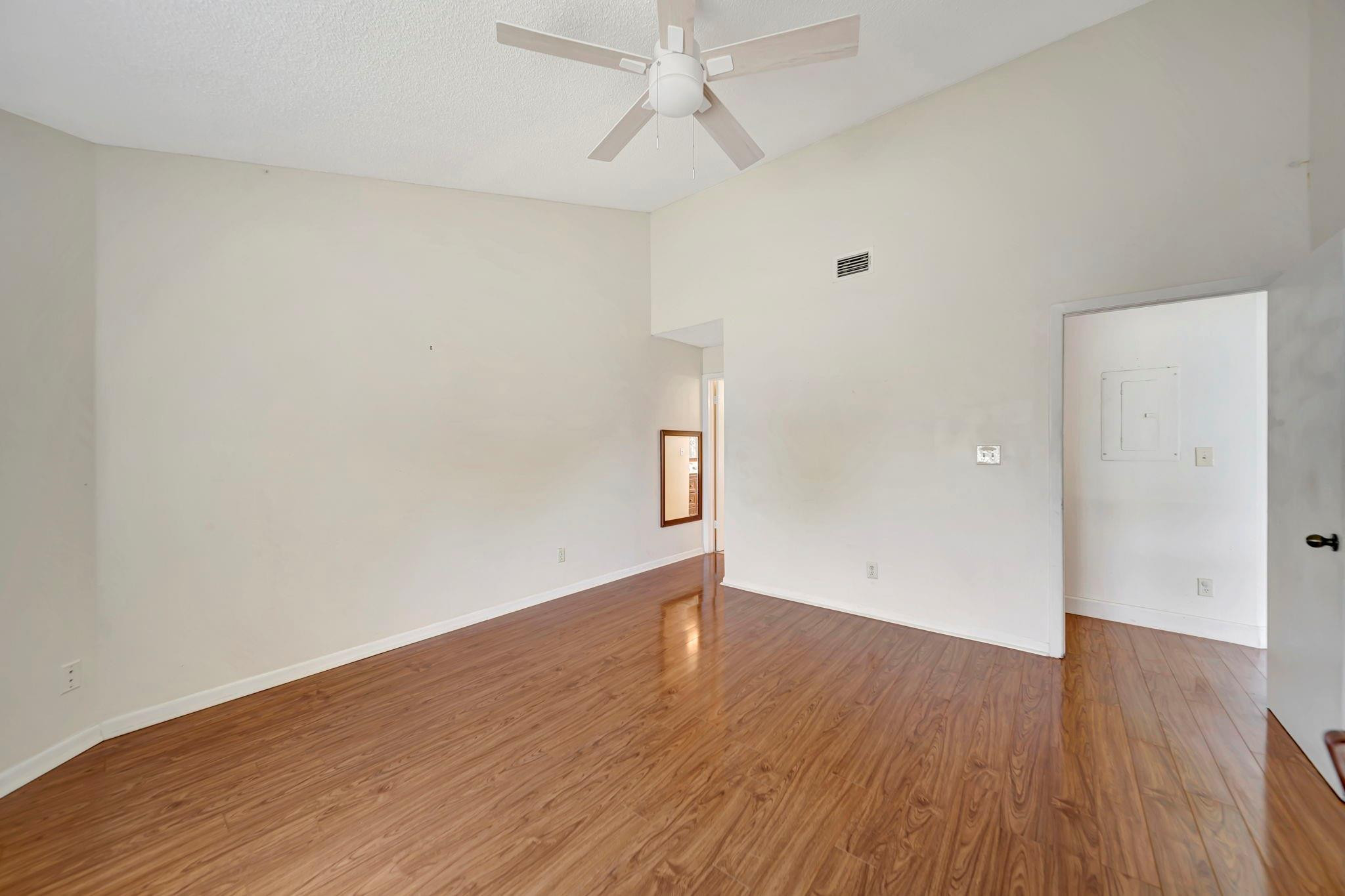 3461 NW 44th St 206