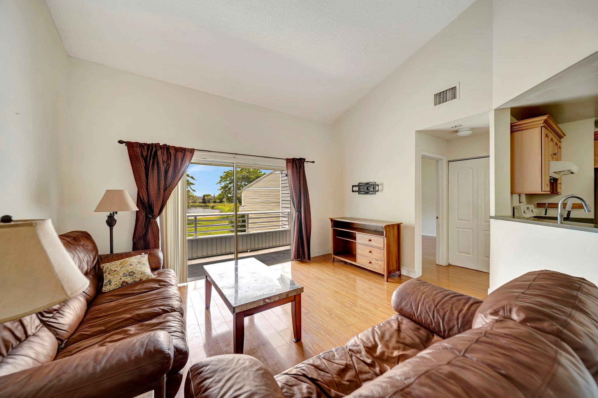3461 NW 44th St 206