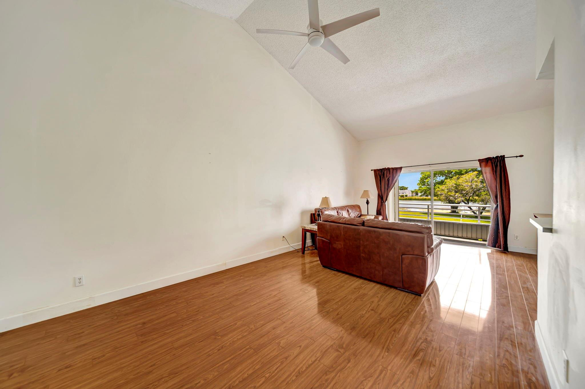 3461 NW 44th St 206