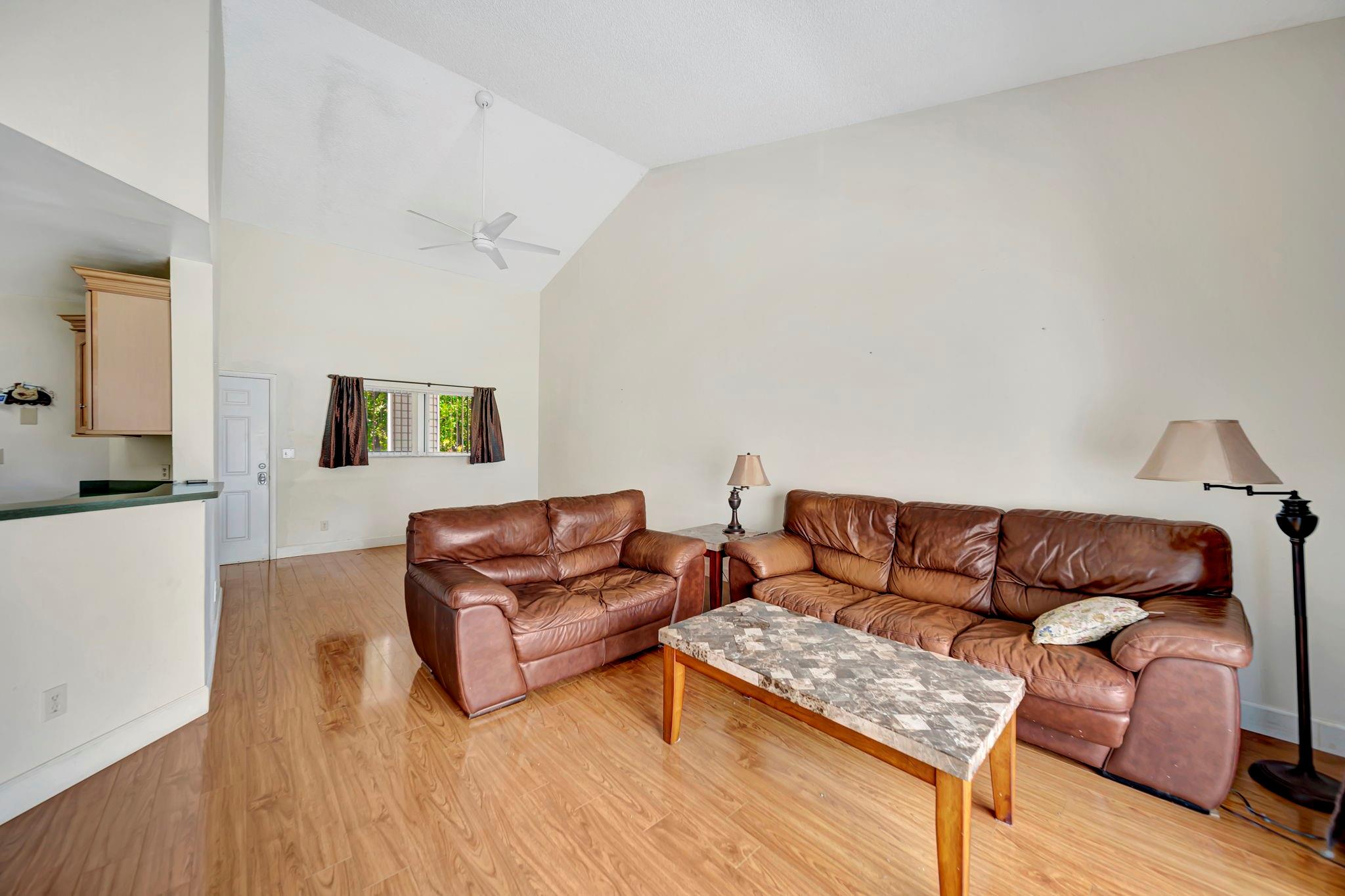 3461 NW 44th St 206