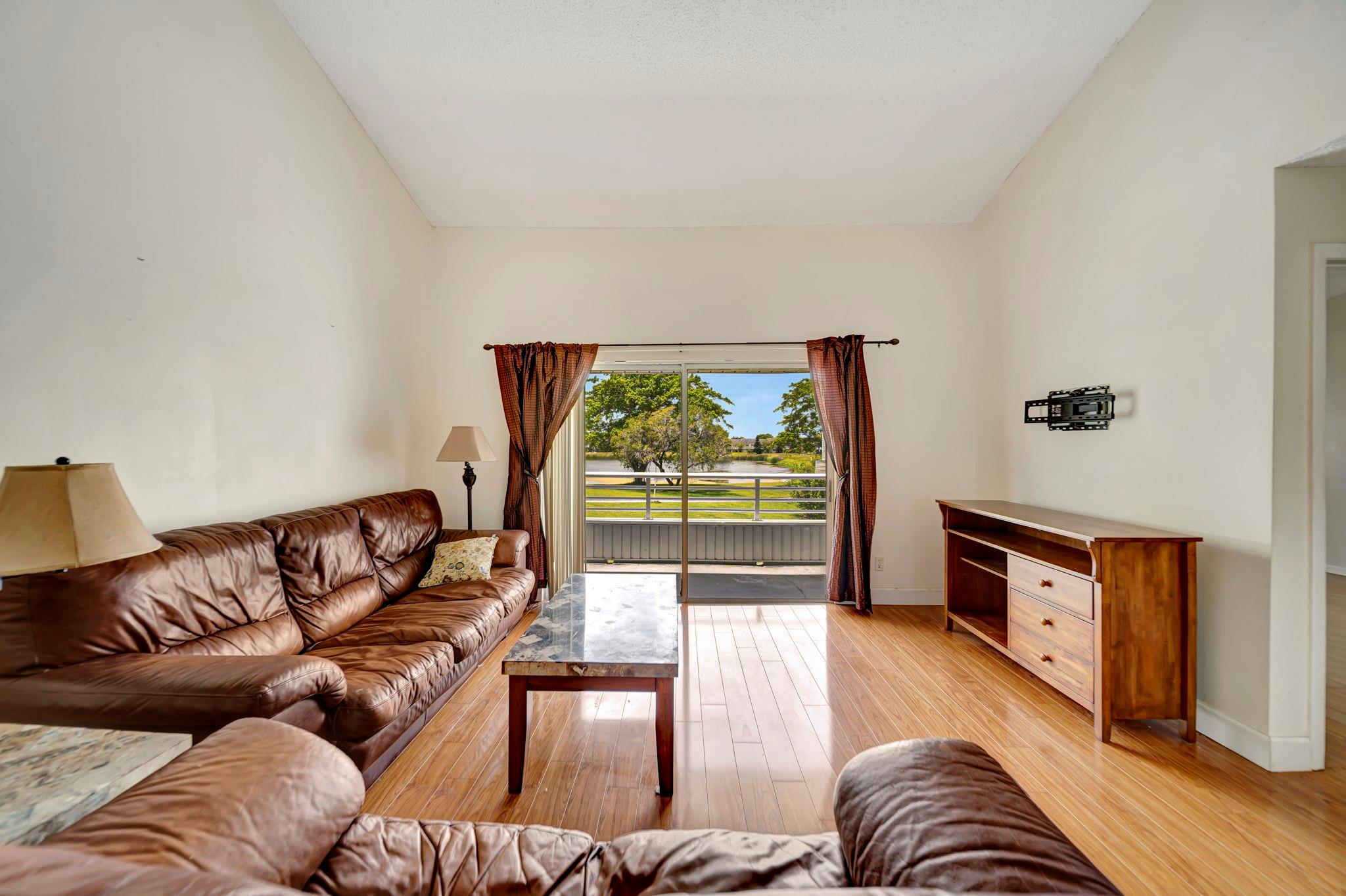 3461 NW 44th St 206