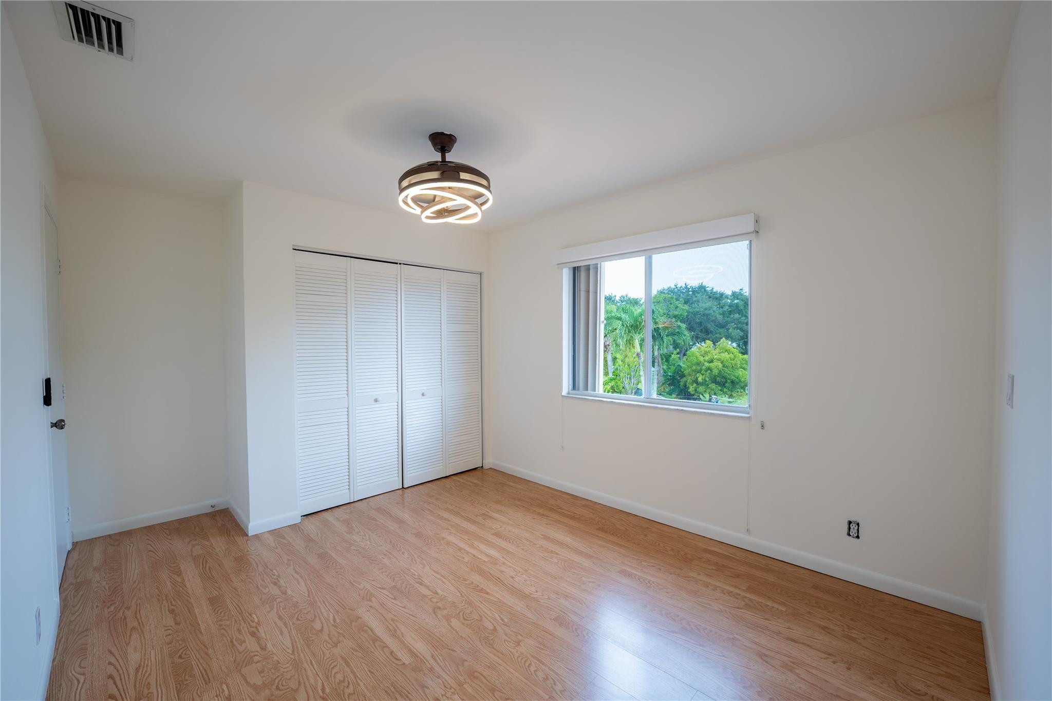 10770 Fox Glen Dr