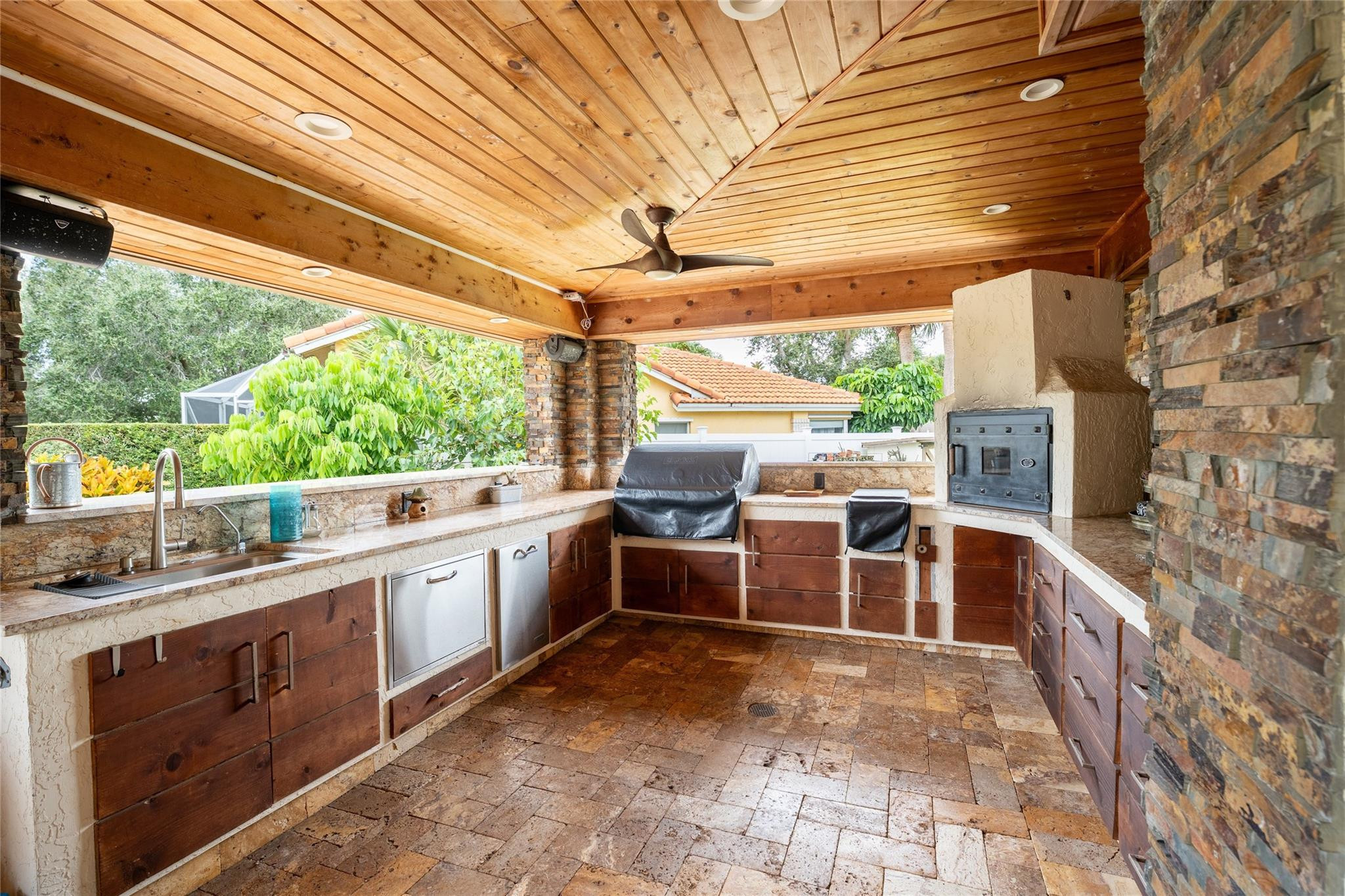 10770 Fox Glen Dr