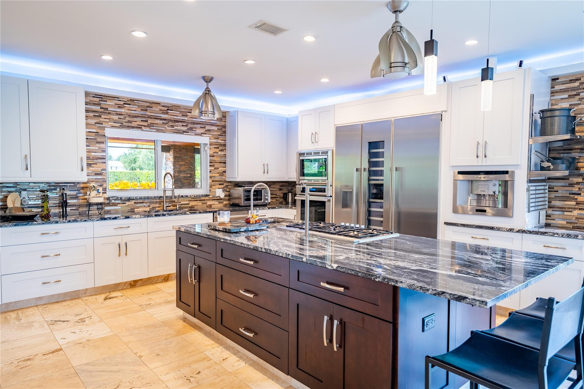 10770 Fox Glen Dr