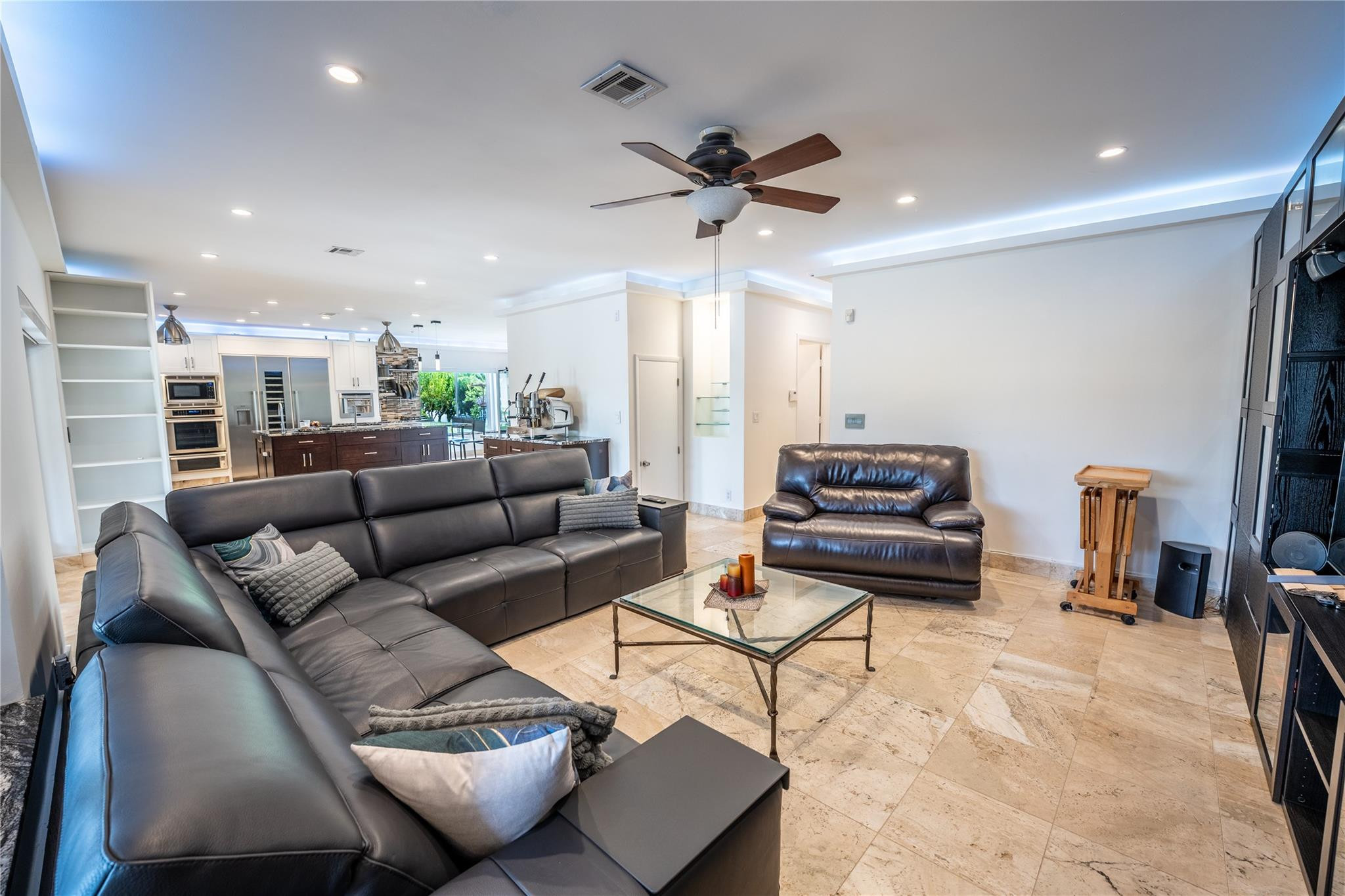 10770 Fox Glen Dr