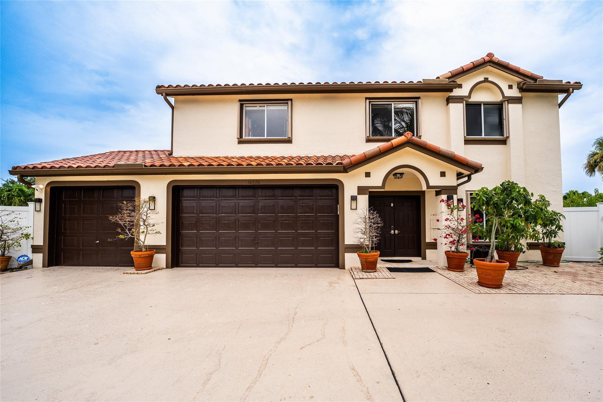 10770 Fox Glen Dr