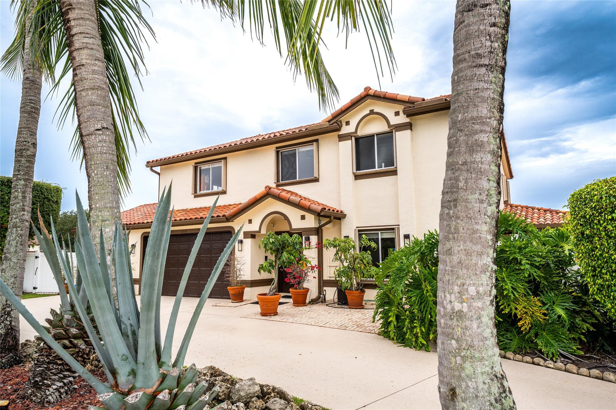 10770 Fox Glen Dr