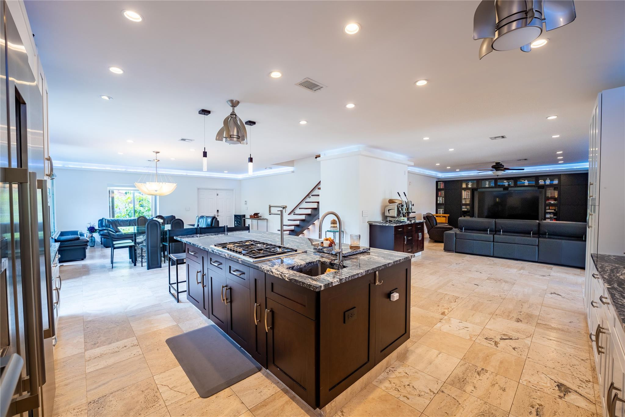 10770 Fox Glen Dr