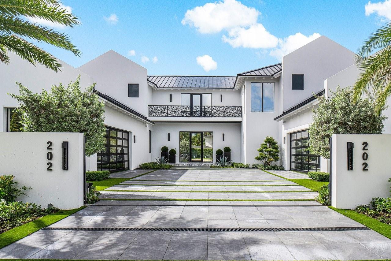 202 NW 7th St