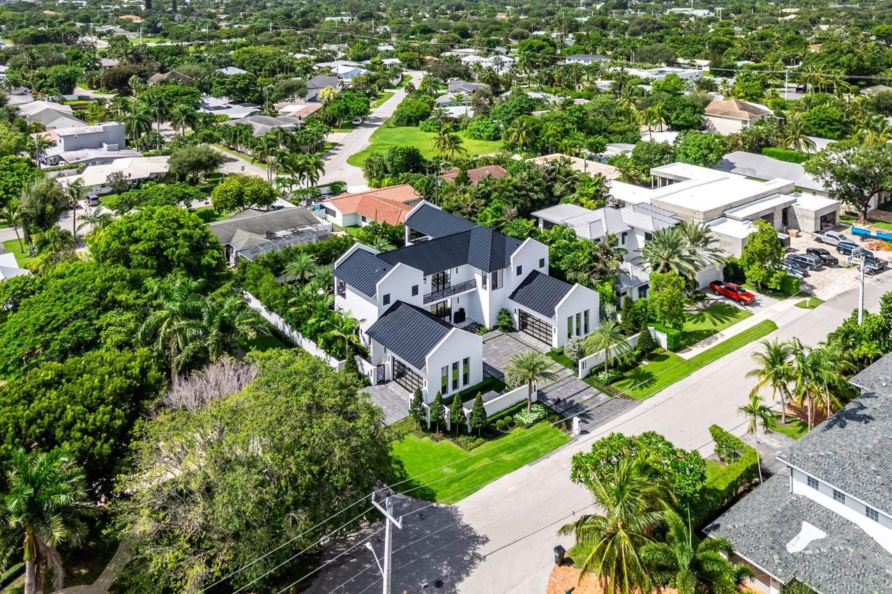 202 NW 7th St