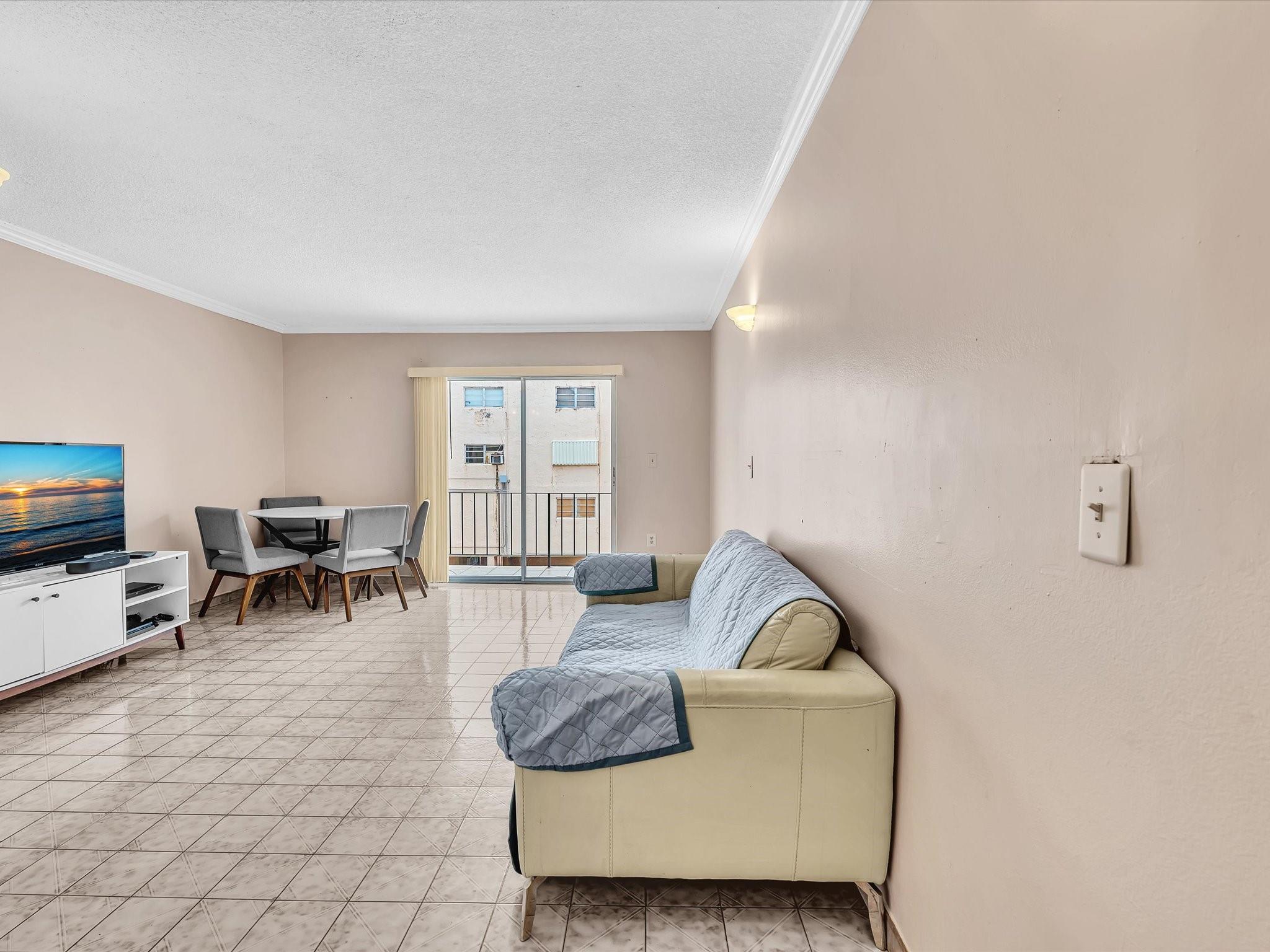 1075 W 68th St 203