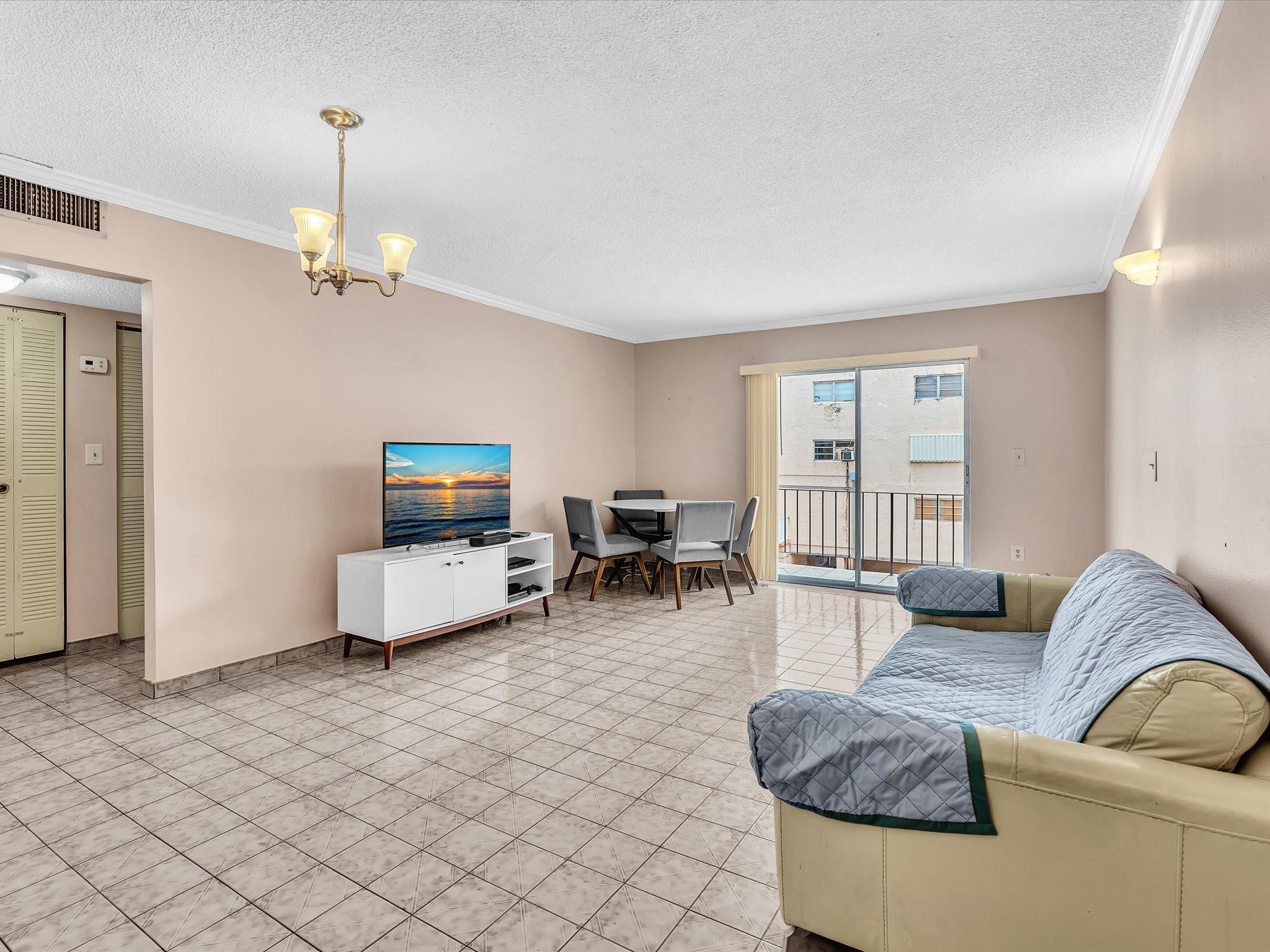 1075 W 68th St 203