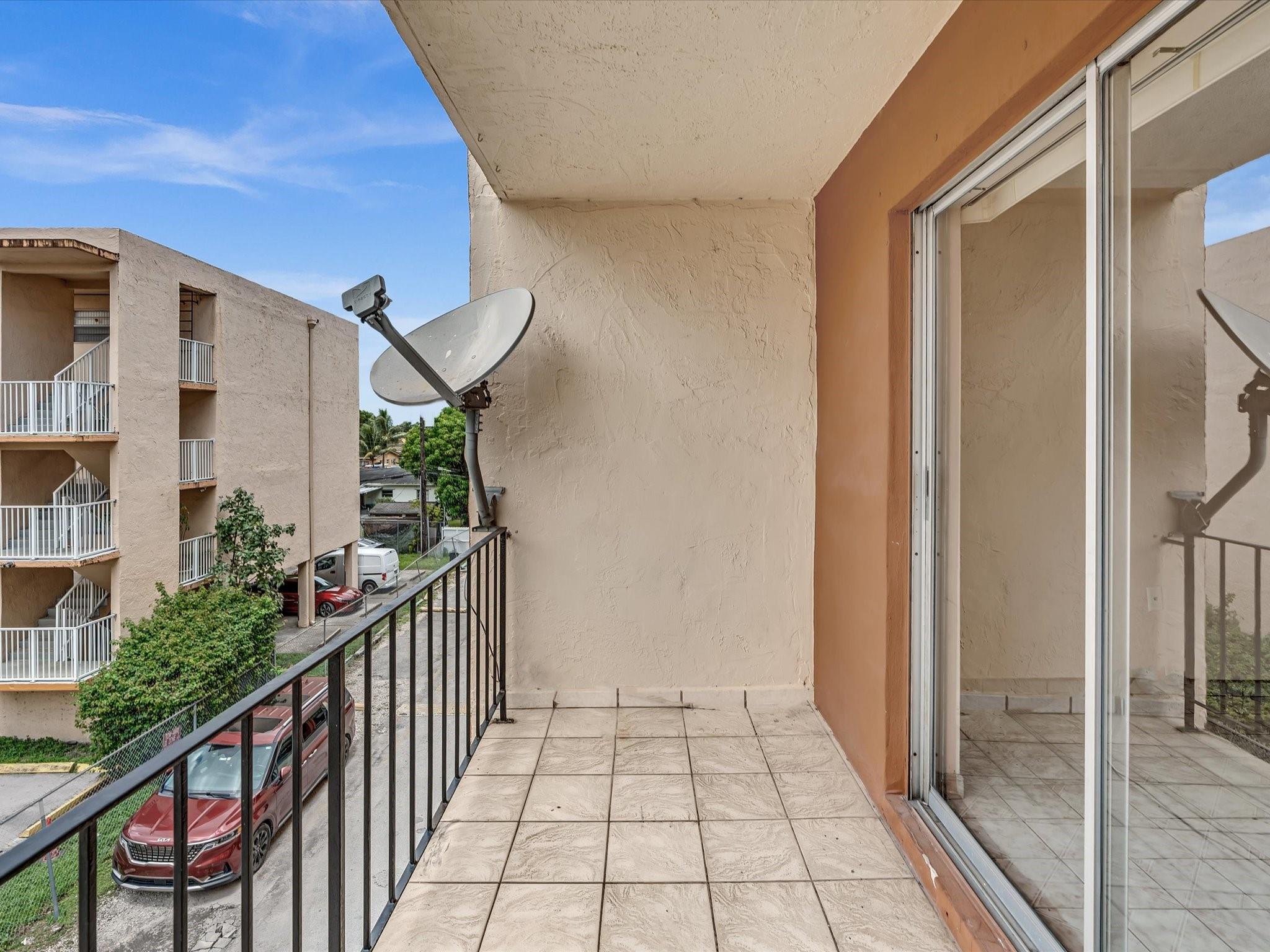 1075 W 68th St 203