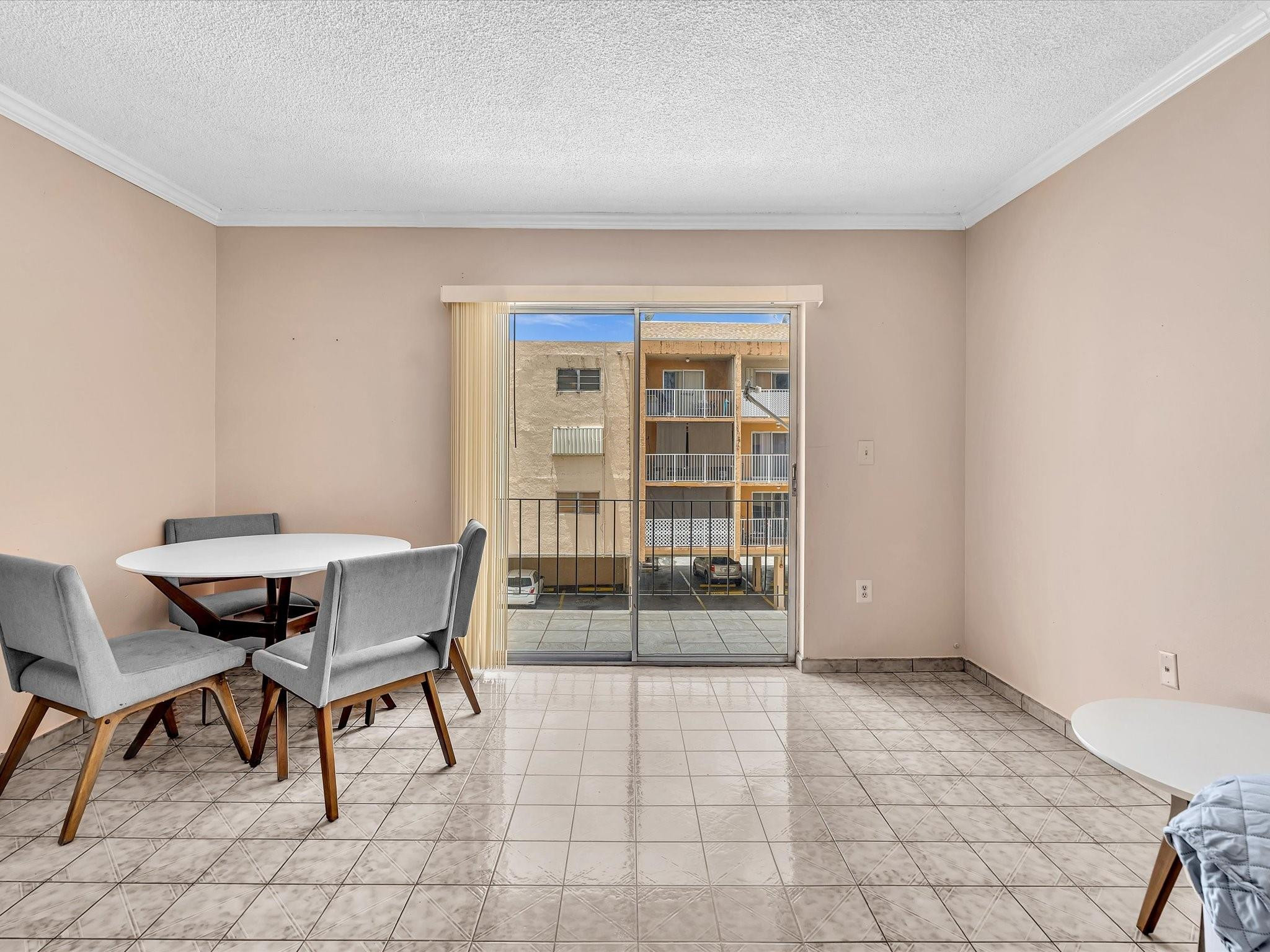 1075 W 68th St 203