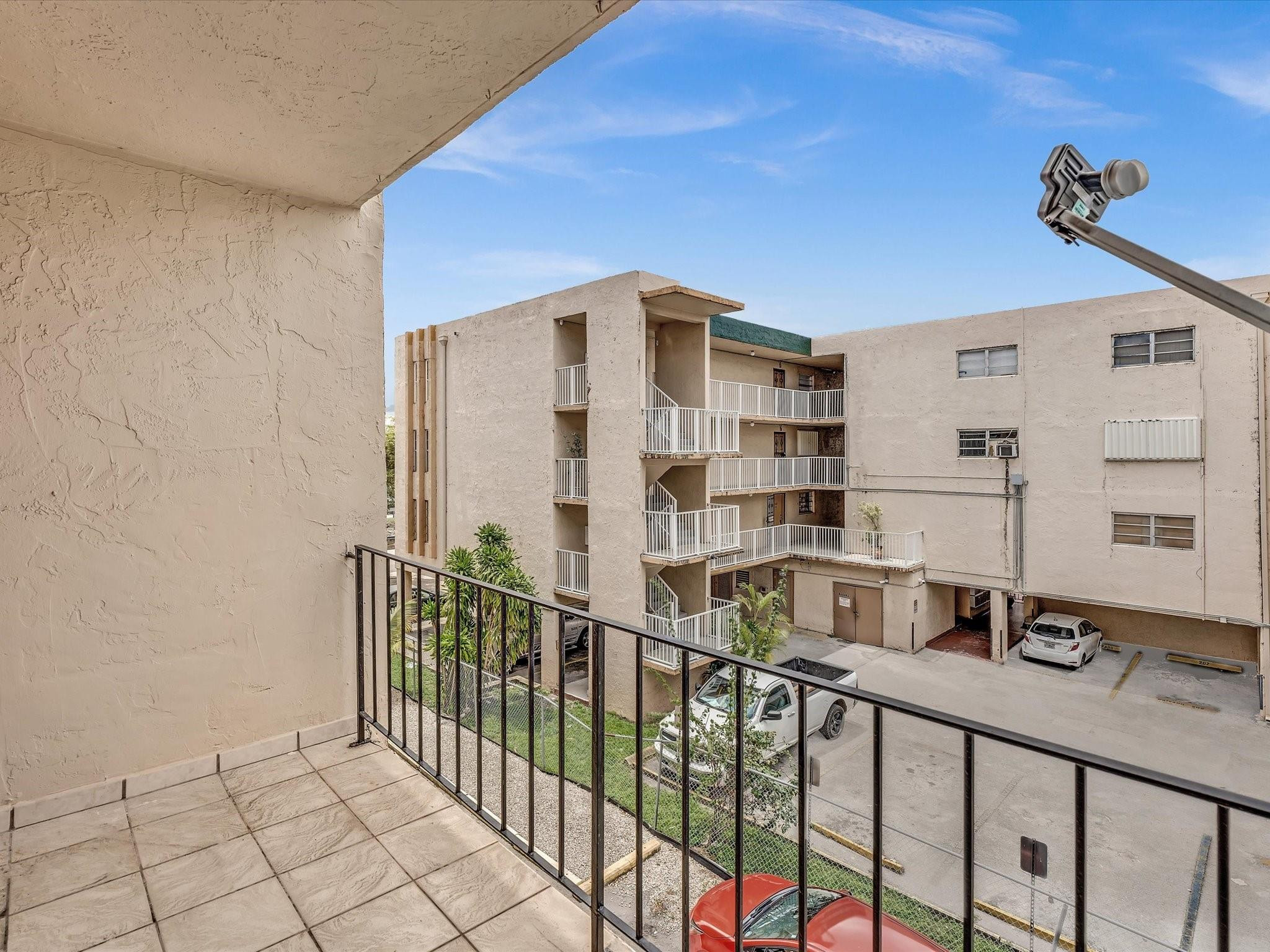 1075 W 68th St 203