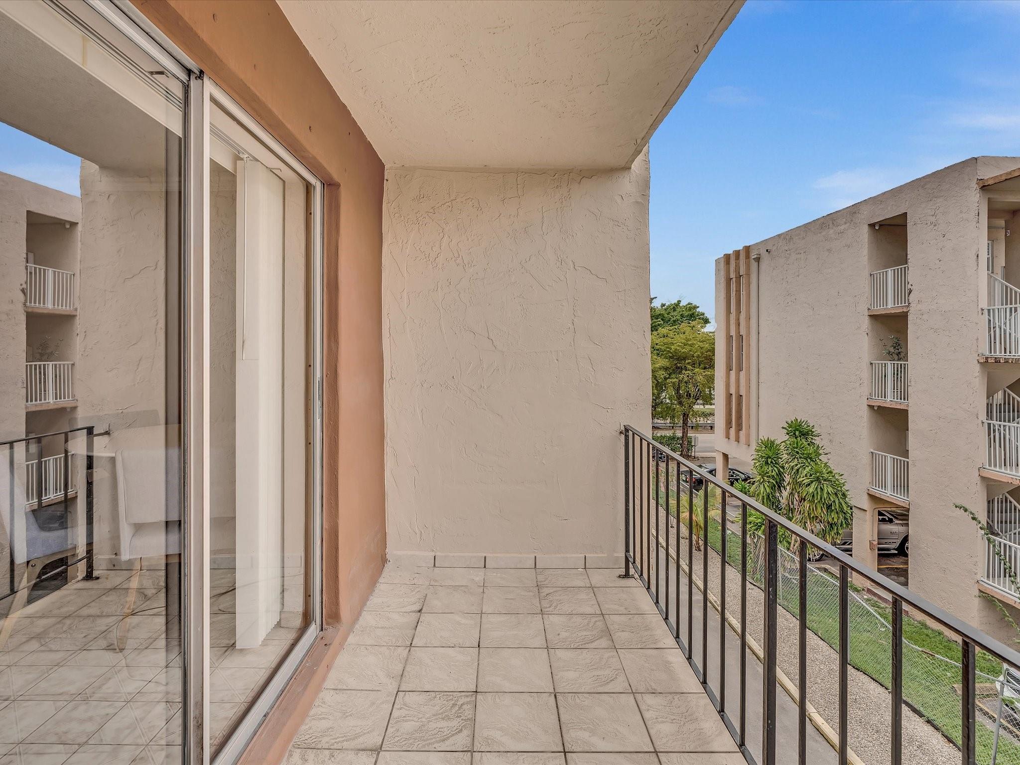 1075 W 68th St 203