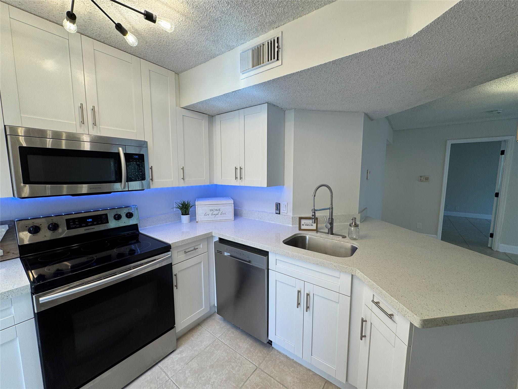 9033 W Wiles Rd 208