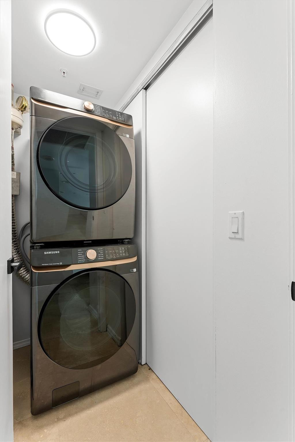 1040 Biscayne Blvd 3906