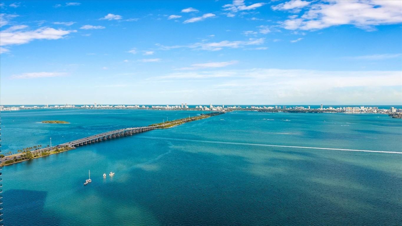 650 NE 32nd Street 4501