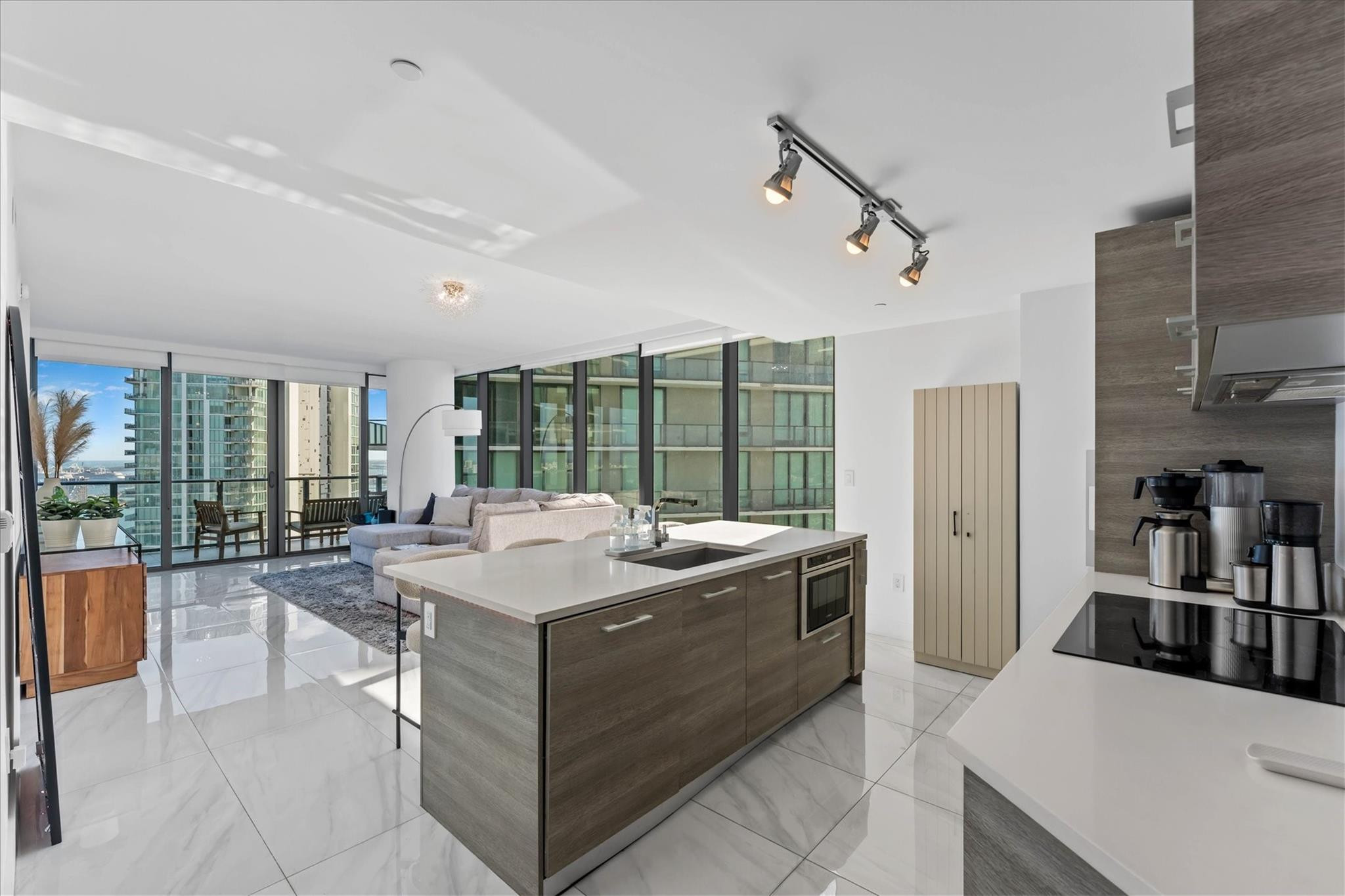 650 NE 32nd Street 4501