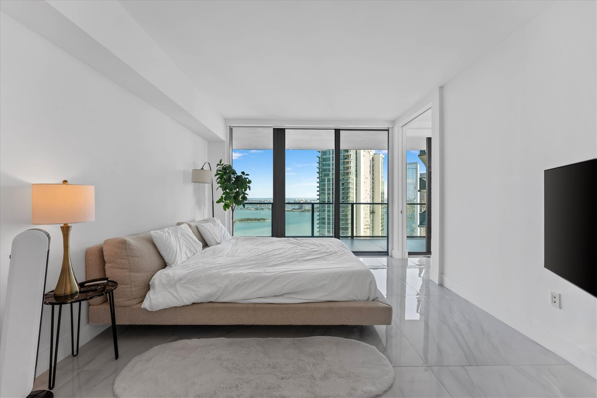 650 NE 32nd Street 4501