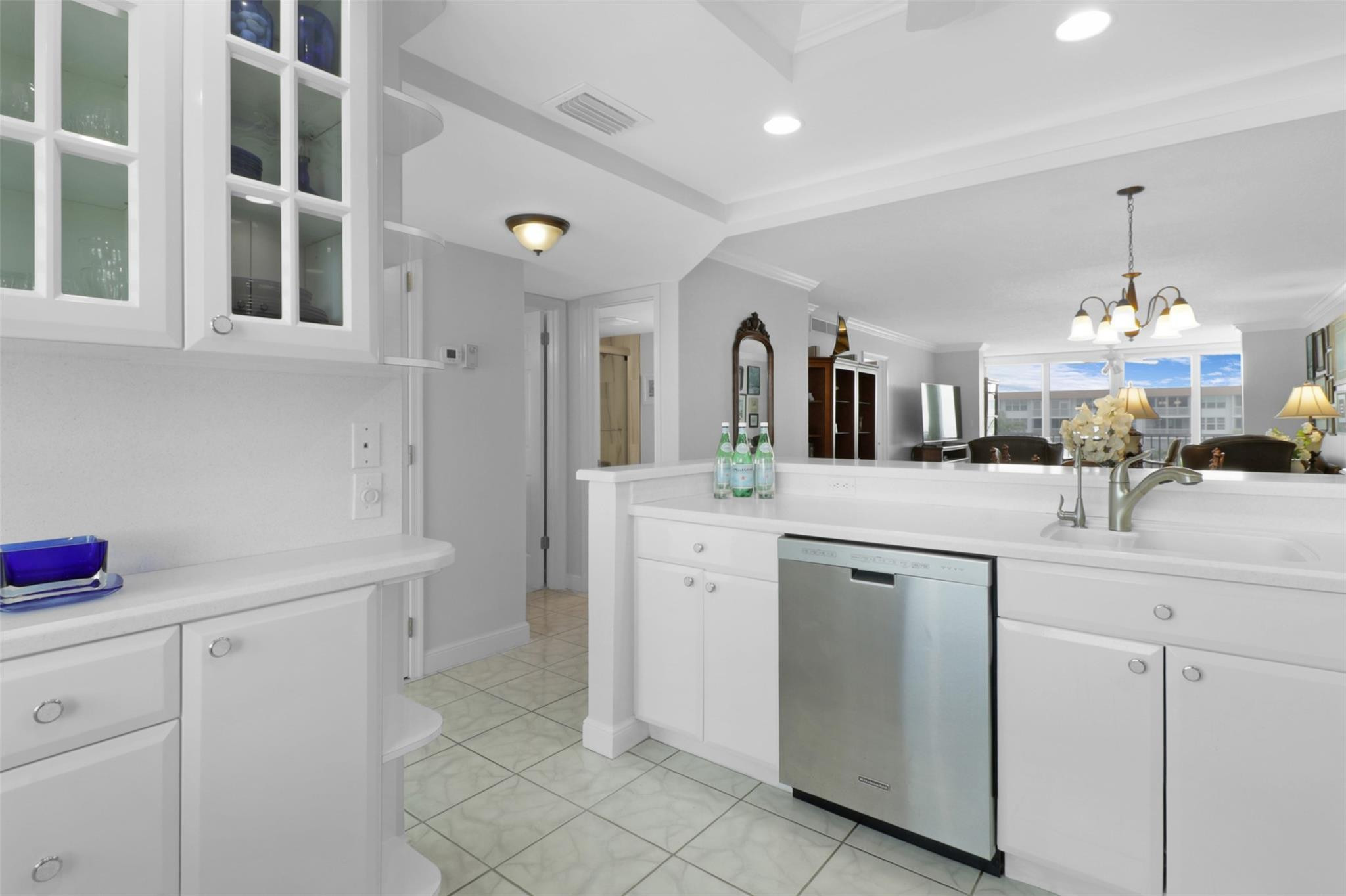 2525 Florida Boulevard 431