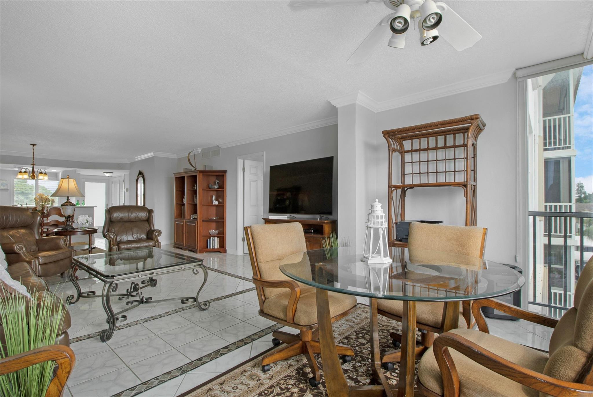 2525 Florida Boulevard 431