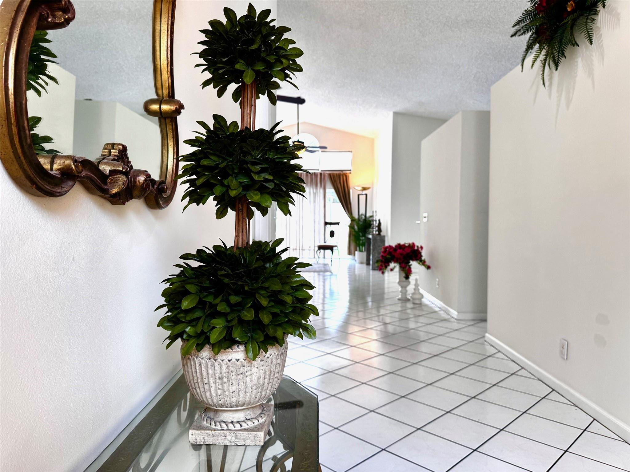 1063 Fairfax Cir