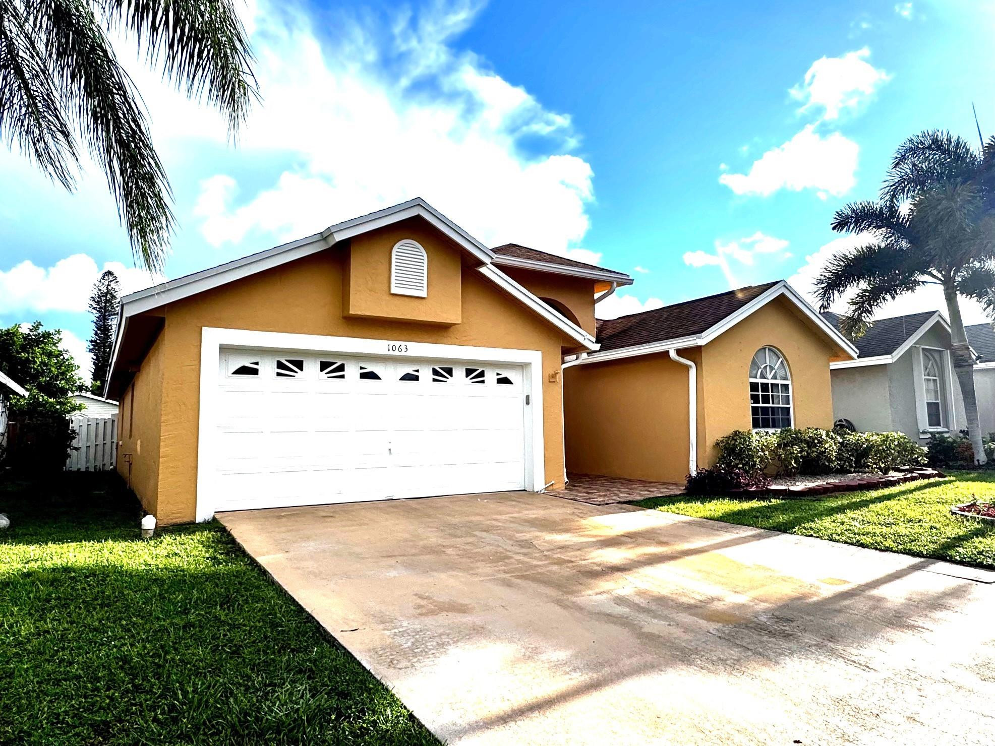 1063 Fairfax Cir