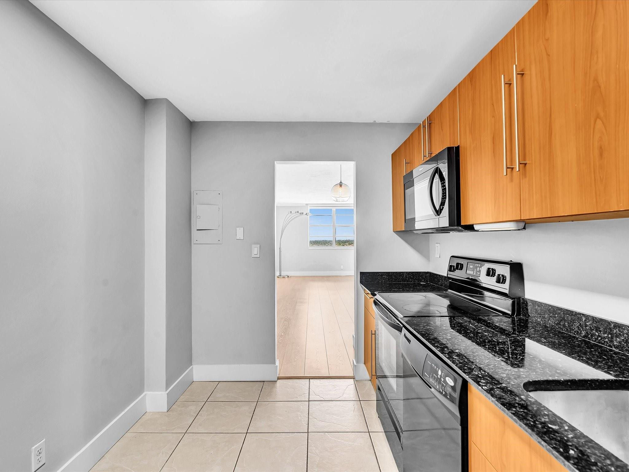 3001 S Ocean Dr 943