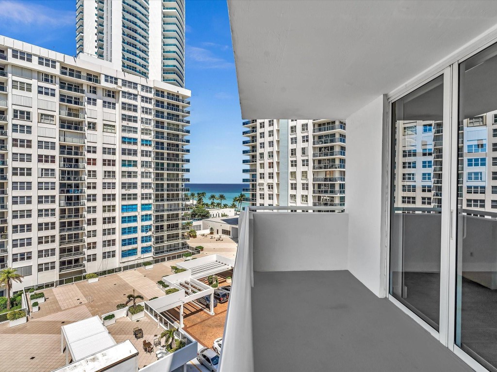 3001 S Ocean Dr 943